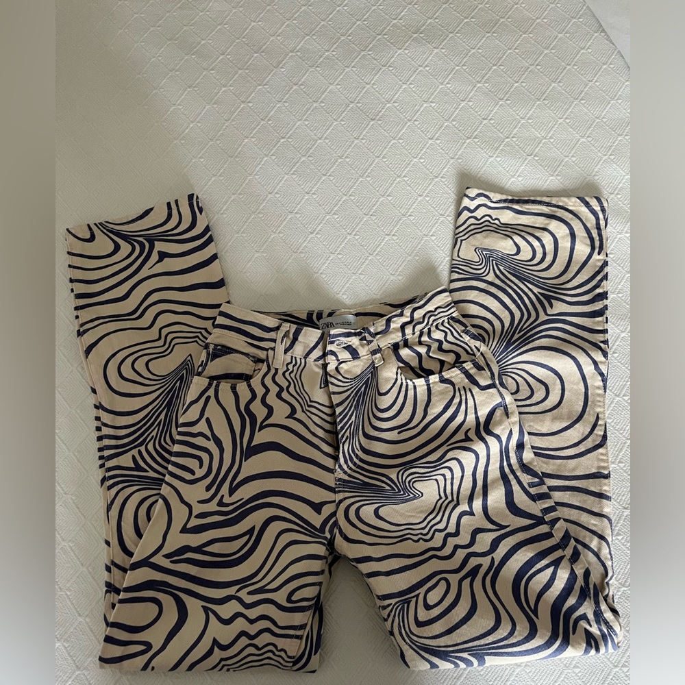 Zara off white jeans with purple Swirl Print